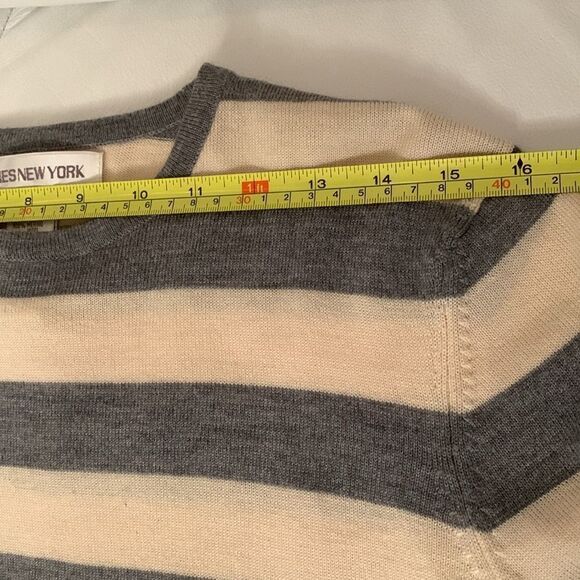 Jones New York Merino Wool Gray White Striped Women’s Sweater Size M - Picture 4 of 8